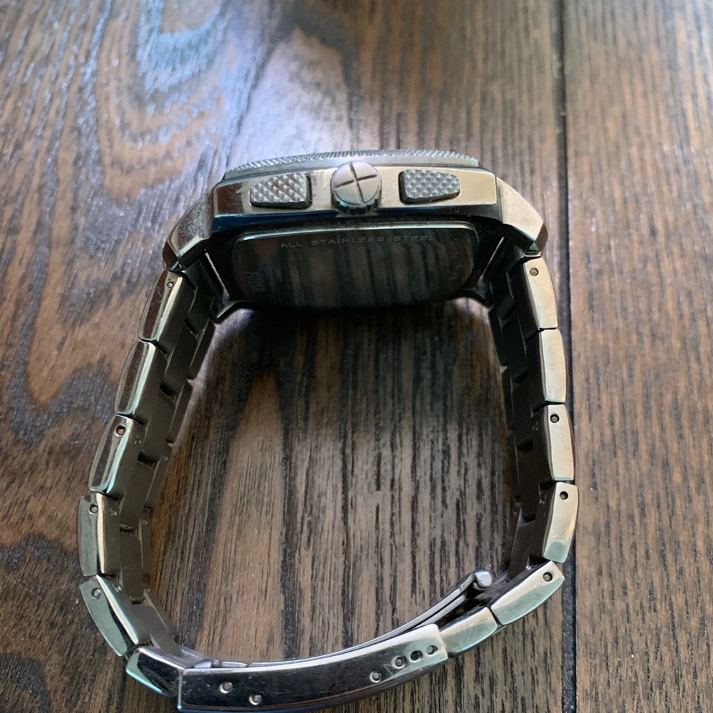FOSSIL WATCH - Picture 2 of 5